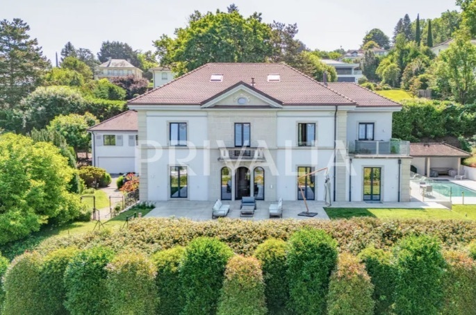 Luxury and waterfront homes